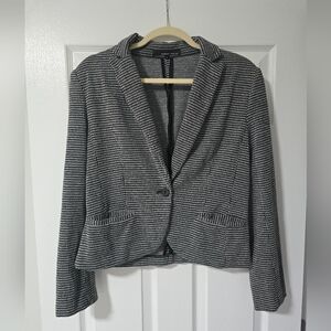 Amanda & Chelsea Black and White Houndstooth Blazer